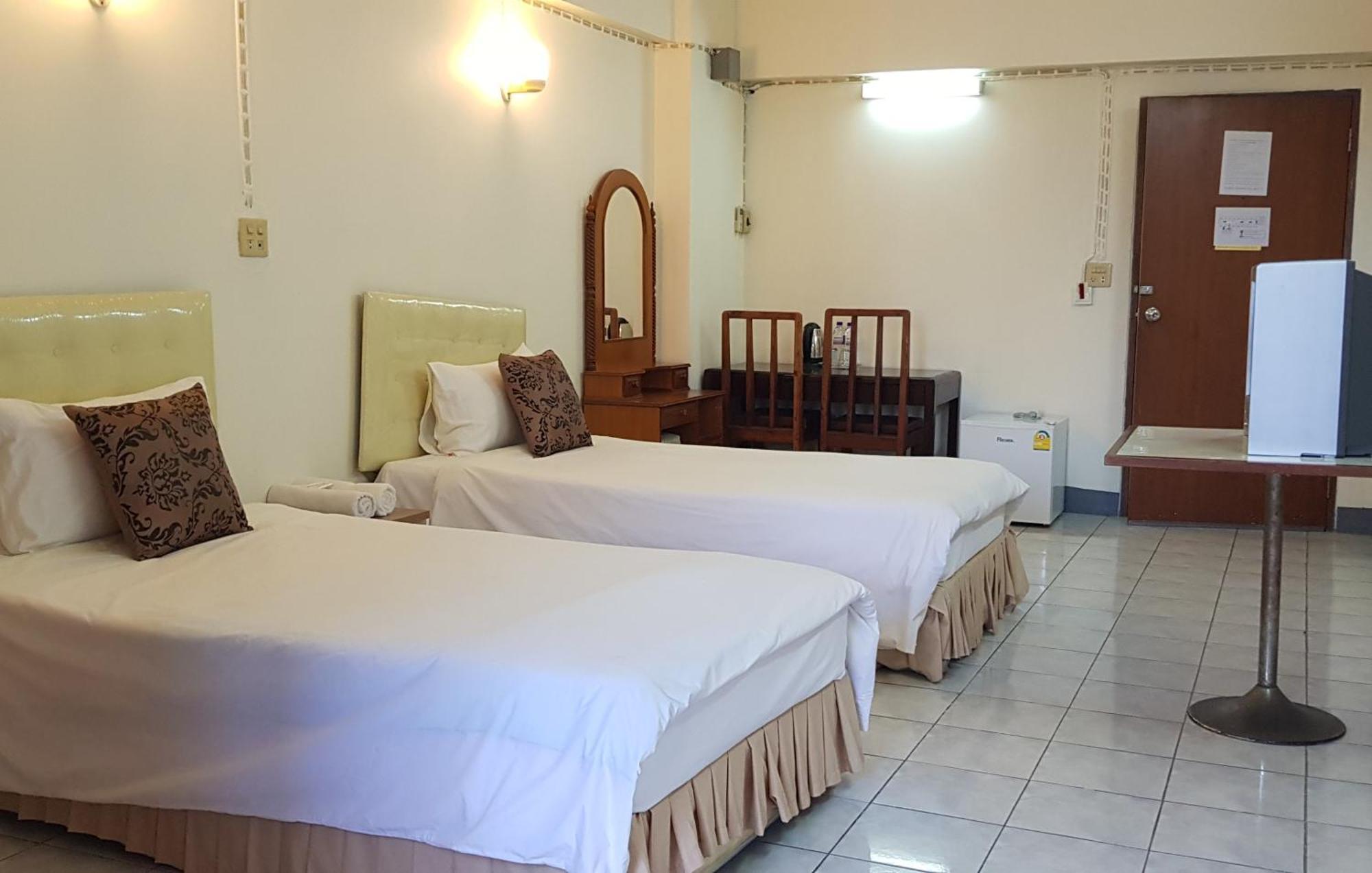 โรงแรมวินบางนา Win Bangna Hotel Bangkok Rom bilde
