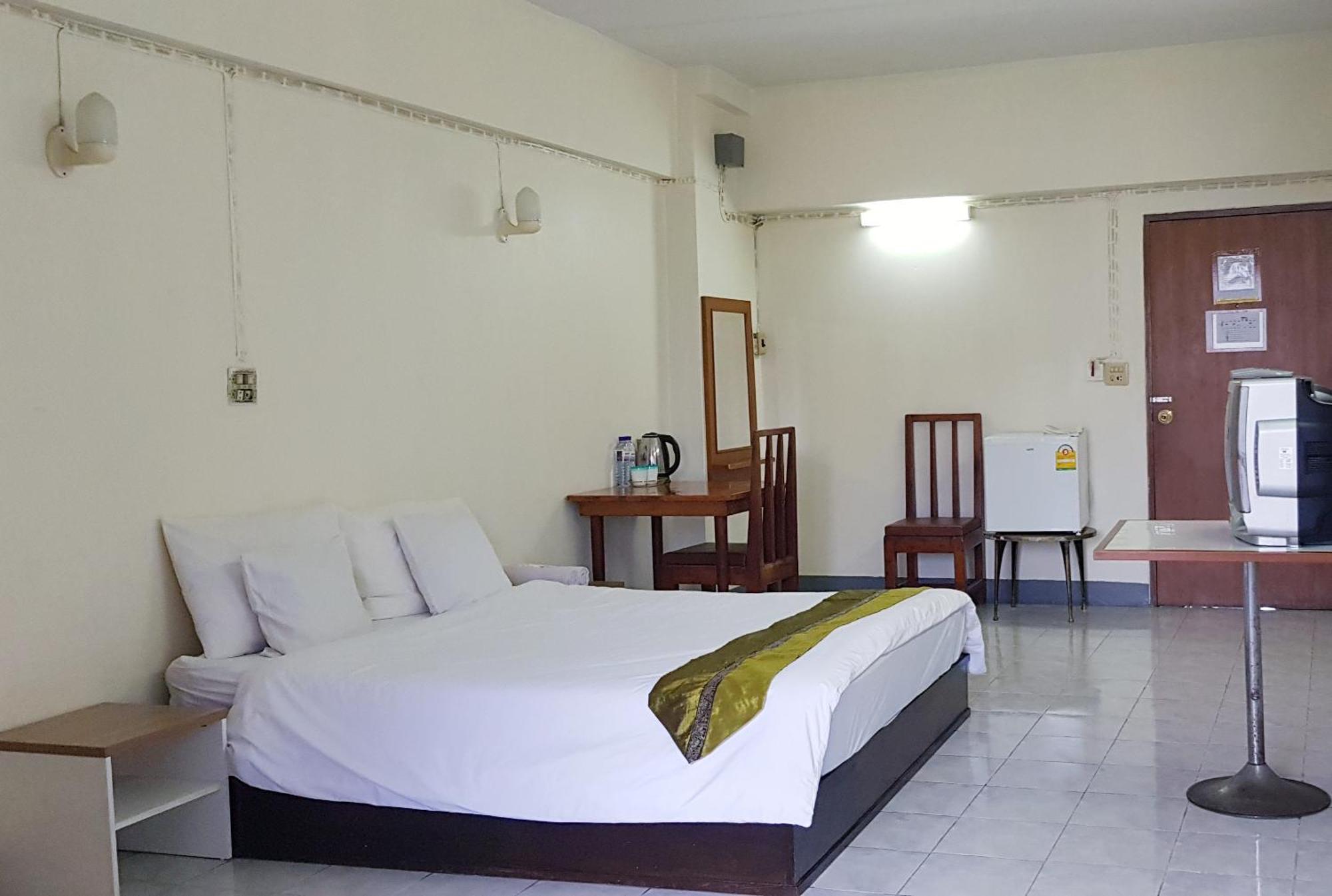 โรงแรมวินบางนา Win Bangna Hotel Bangkok Rom bilde